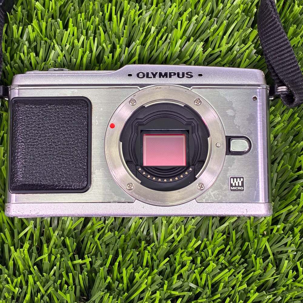 Olympus PEN E-P1 Micro Four Thirds Digital Camera Body